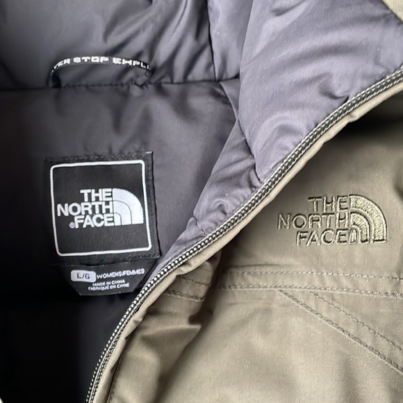 North face jacket - Picture 2 of 5